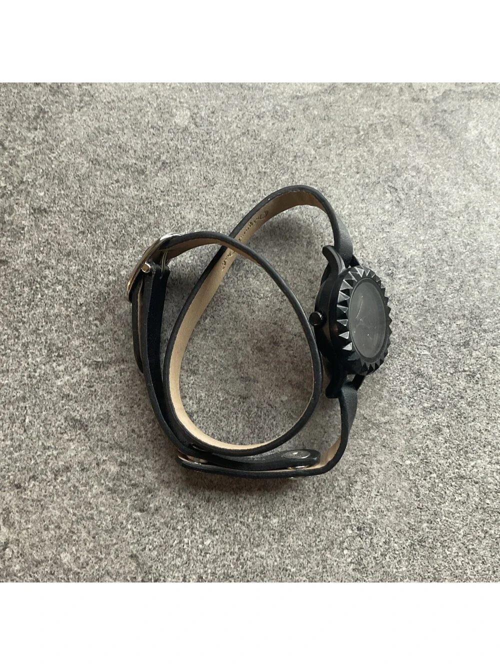Beautiful Origami Owl Womens Watch 26mm Black Case Black Leather Band Bin R